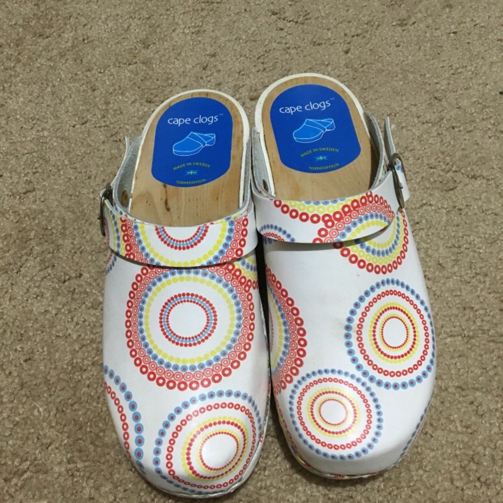 Size 36 Cape Clogs